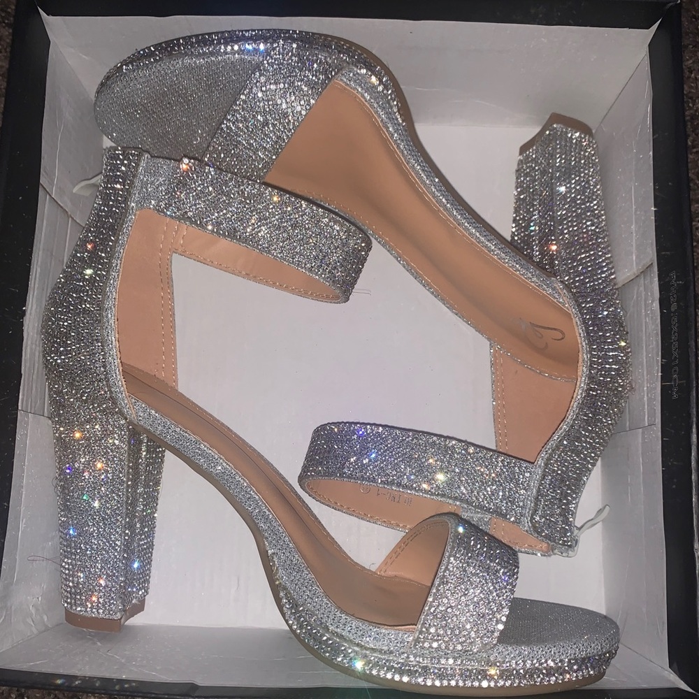 Windsor homecoming silver heels
